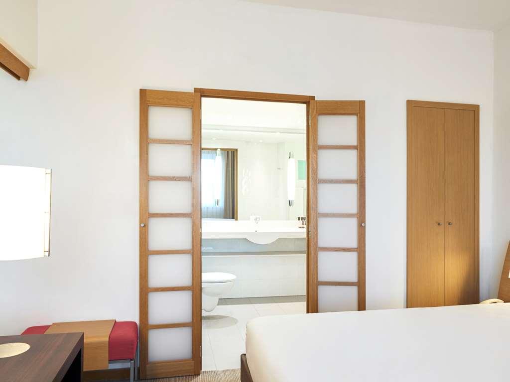 Novotel London West Esterno foto