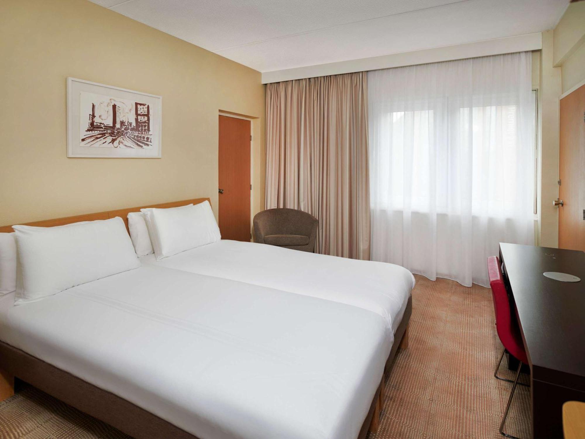 Novotel London West Esterno foto