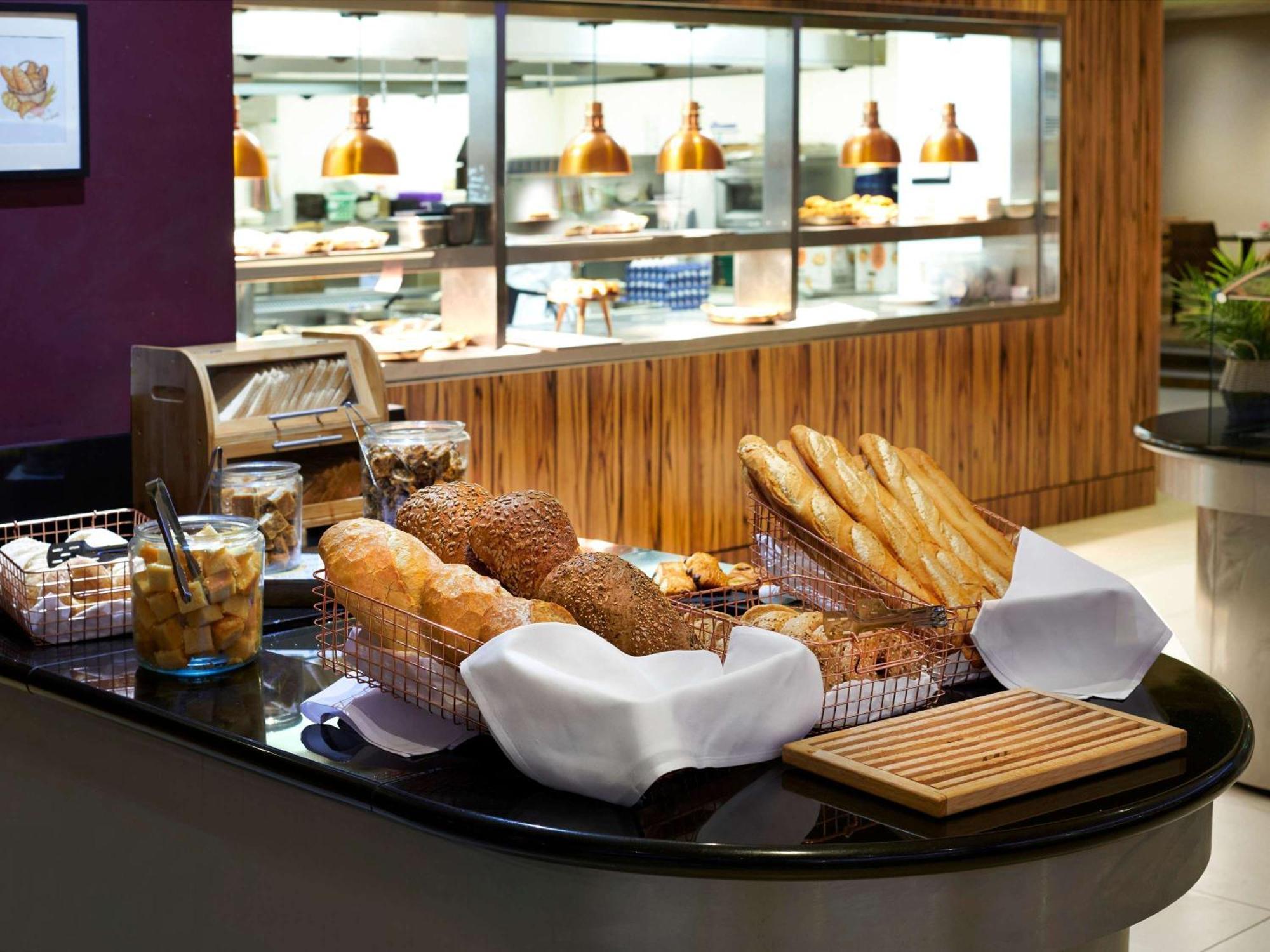 Novotel London West Esterno foto