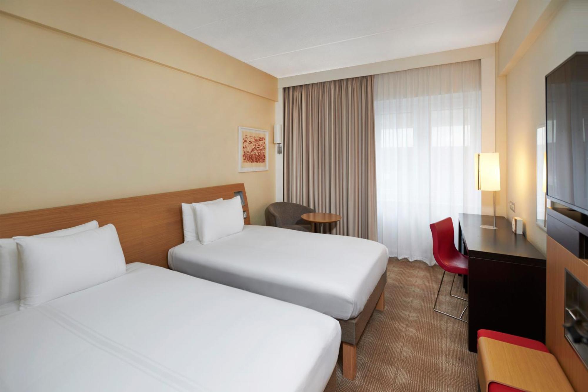 Novotel London West Esterno foto